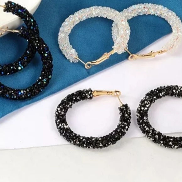 Nelly Hoop Earrings - Picture 3 of 8